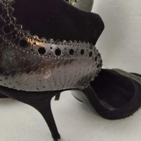 Gucci Black and Silver Women's Shoes - Picture 13 of 15